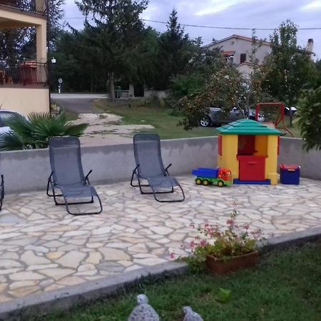 Holiday Home Izabela Krsan Екстер'єр фото