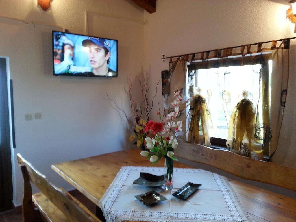 Holiday Home Izabela Krsan Екстер'єр фото