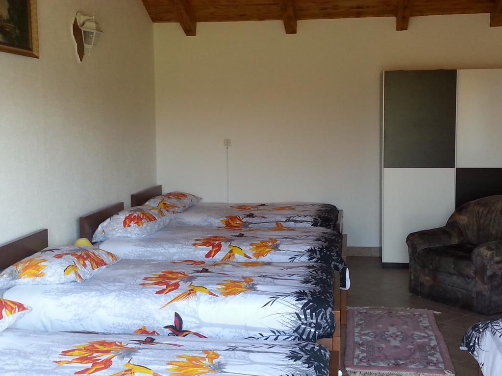 Holiday Home Izabela Krsan Екстер'єр фото