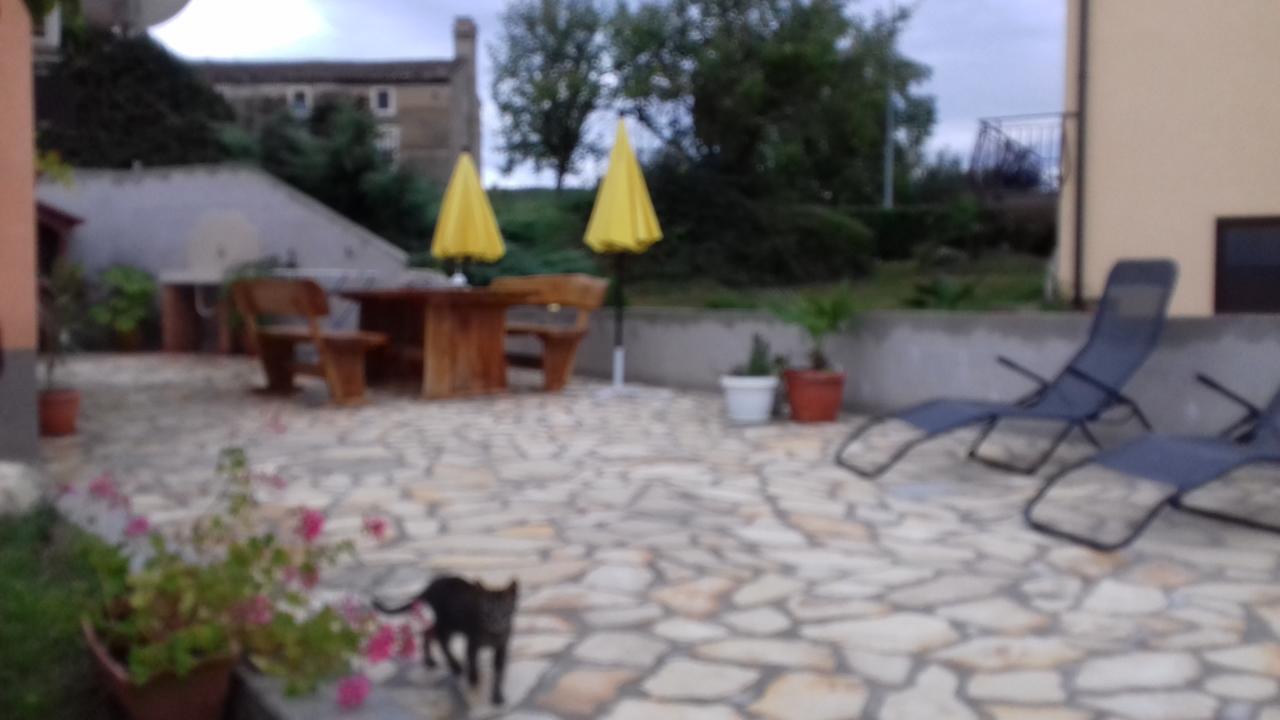 Holiday Home Izabela Krsan Екстер'єр фото