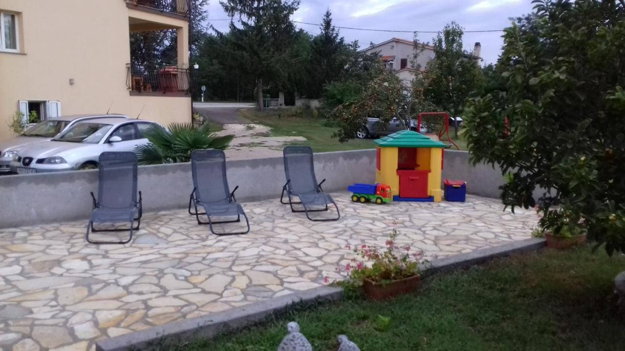 Holiday Home Izabela Krsan Екстер'єр фото