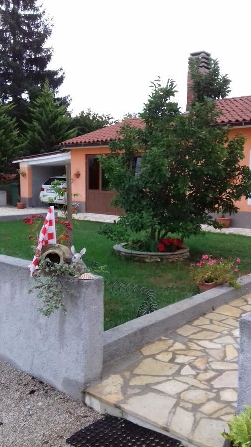 Holiday Home Izabela Krsan Екстер'єр фото